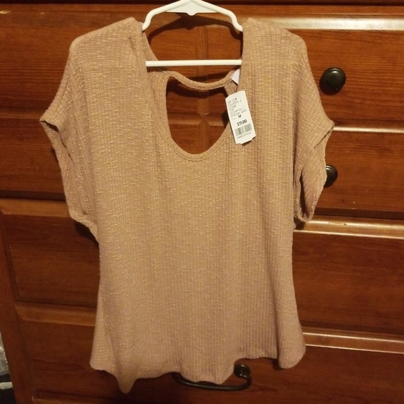 Q Tops - Brand new cute shirt size Medium